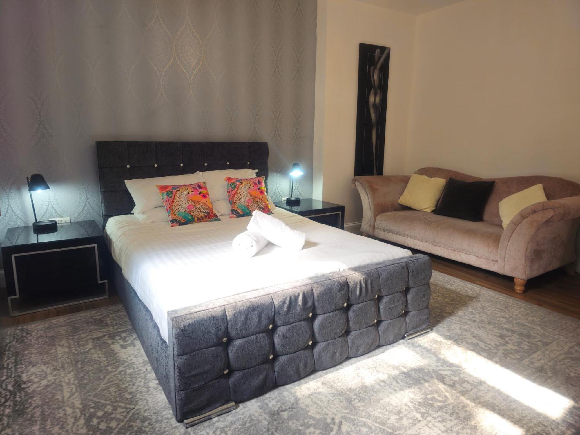 Exquisite 10 Bed Villa Hot Tub And Games Room บาร์นสเตเปิล ภายนอก รูปภาพ