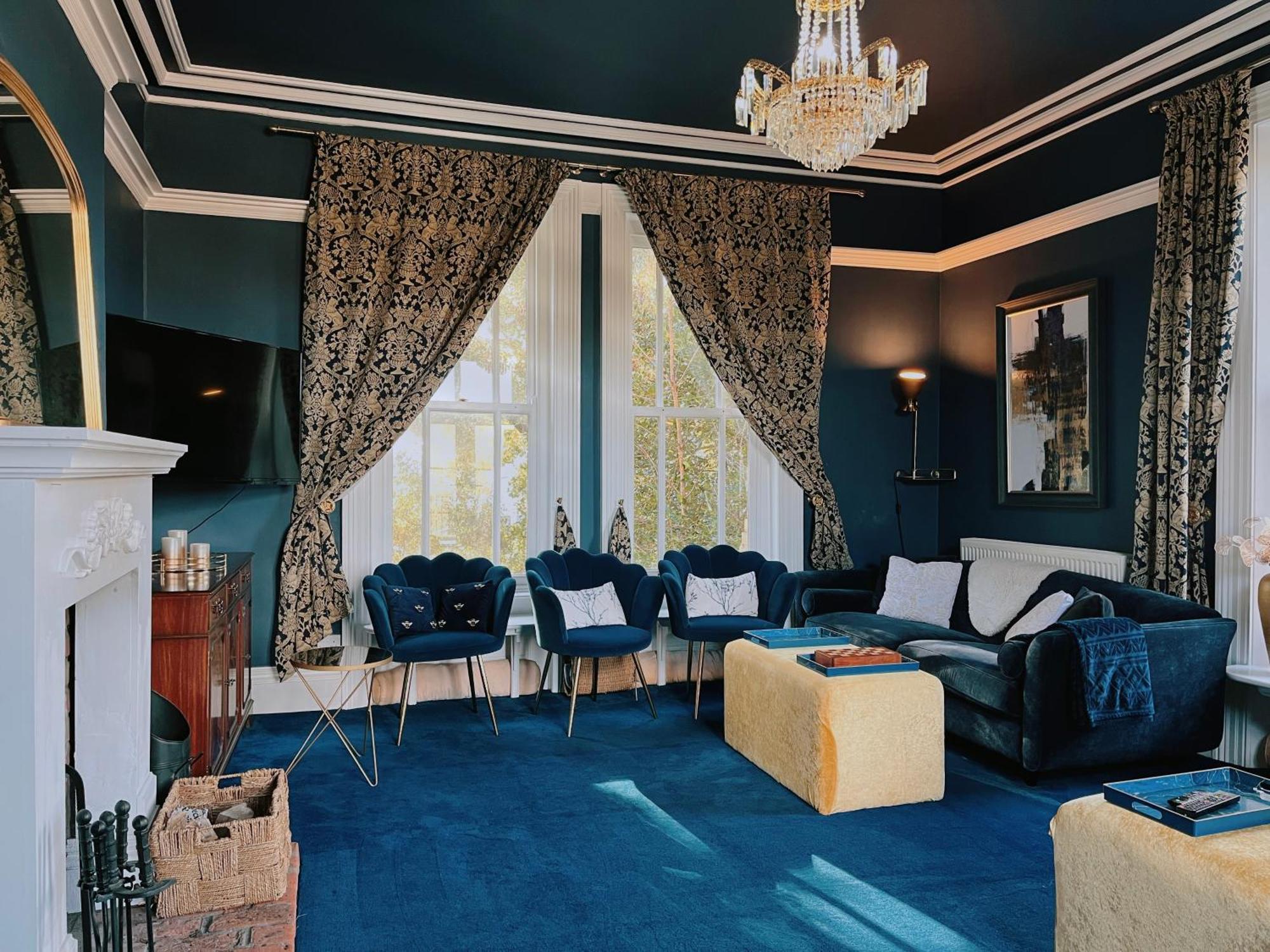 Exquisite 10 Bed Villa Hot Tub And Games Room บาร์นสเตเปิล ภายนอก รูปภาพ