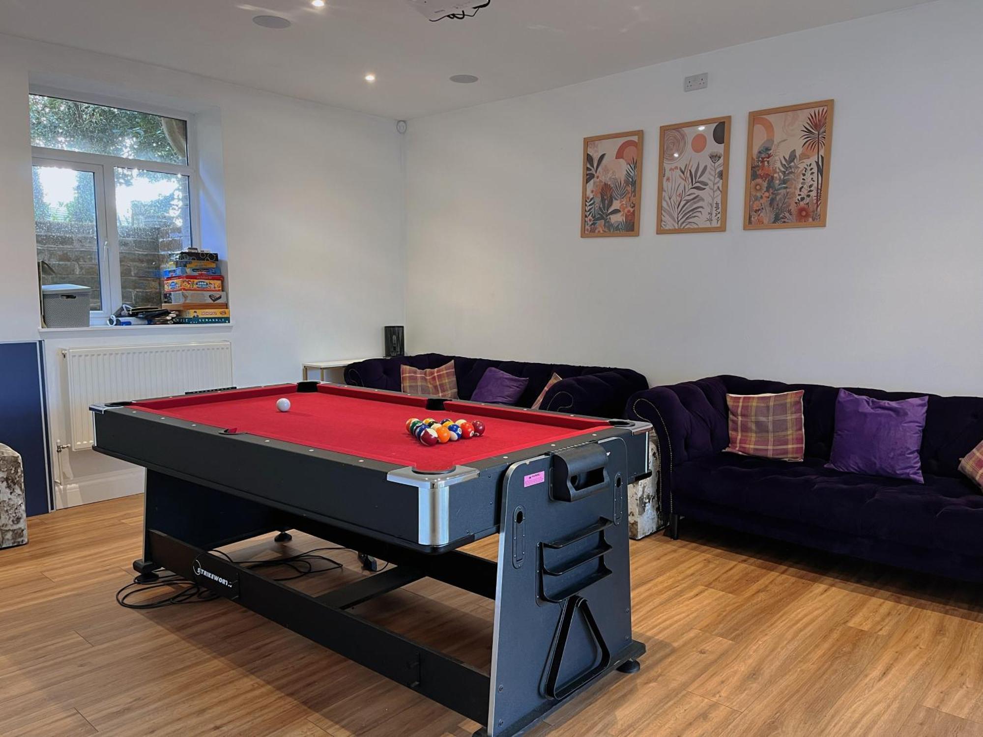 Exquisite 10 Bed Villa Hot Tub And Games Room บาร์นสเตเปิล ภายนอก รูปภาพ