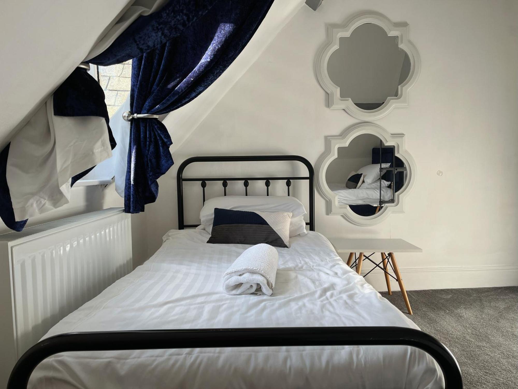 Exquisite 10 Bed Villa Hot Tub And Games Room บาร์นสเตเปิล ภายนอก รูปภาพ