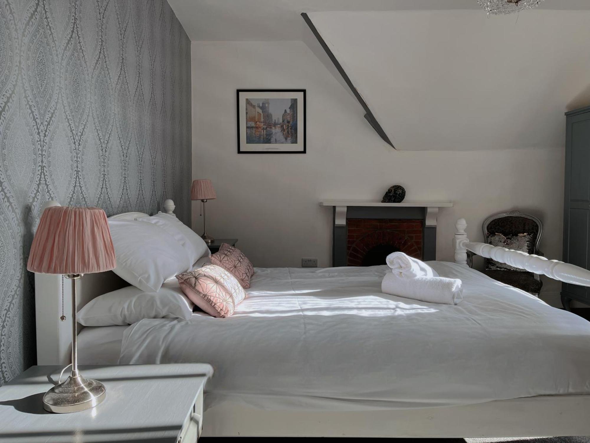 Exquisite 10 Bed Villa Hot Tub And Games Room บาร์นสเตเปิล ภายนอก รูปภาพ